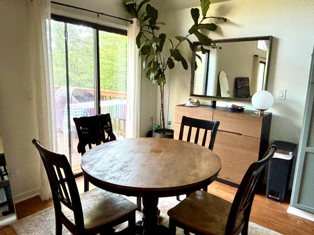 Lake House — 2 Bedroom photo 4